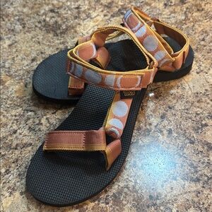 TEVA UNIVERSAL SPORT SANDALS WOMENS SIZE 6